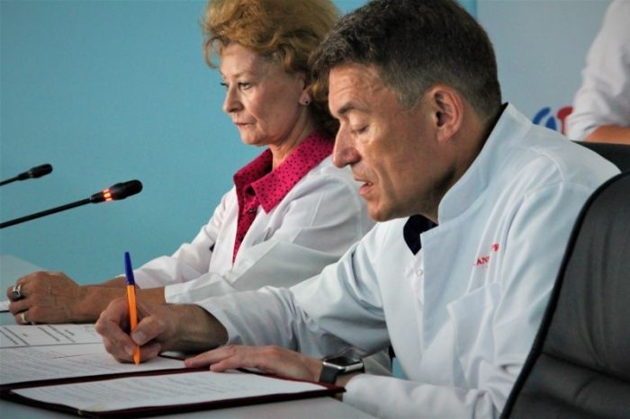 Андрей Каприн не видит проблем с лекарствами и медтехникой для онкологии из-за санкций.