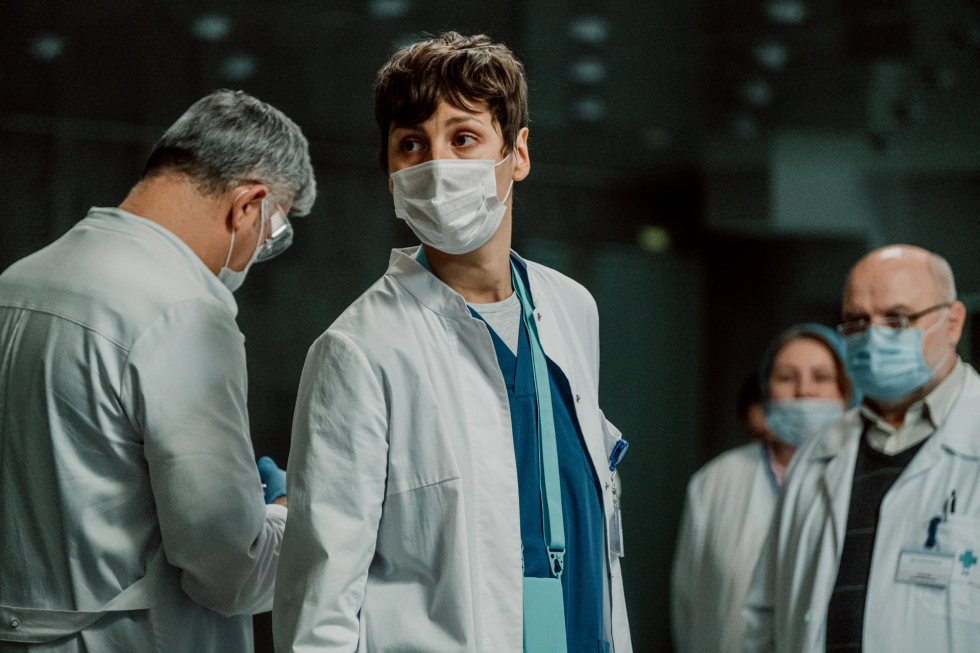 В День медицинского работника состоялась премьера фильма о врачах, боровшихся с пандемией.